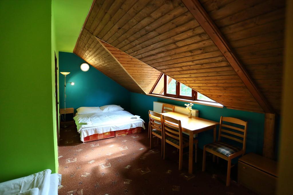 Penzion Satovske Lipy Exteriör bild