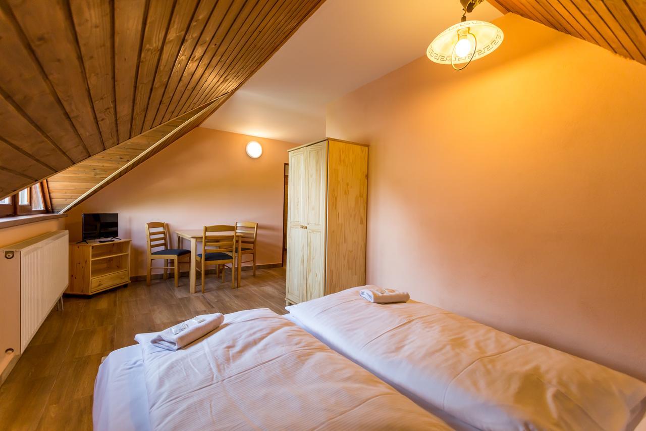 Penzion Satovske Lipy Exteriör bild