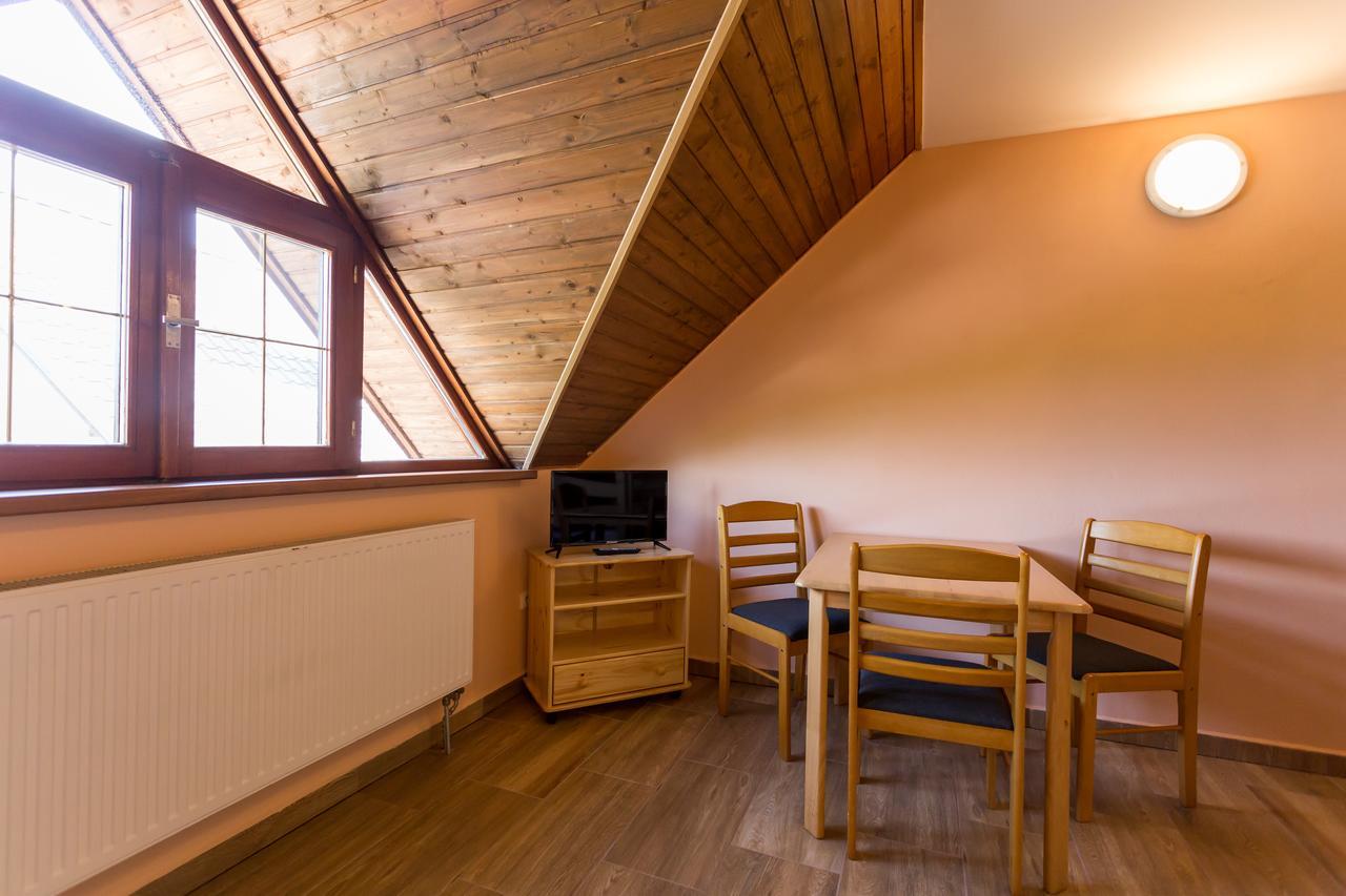 Penzion Satovske Lipy Exteriör bild