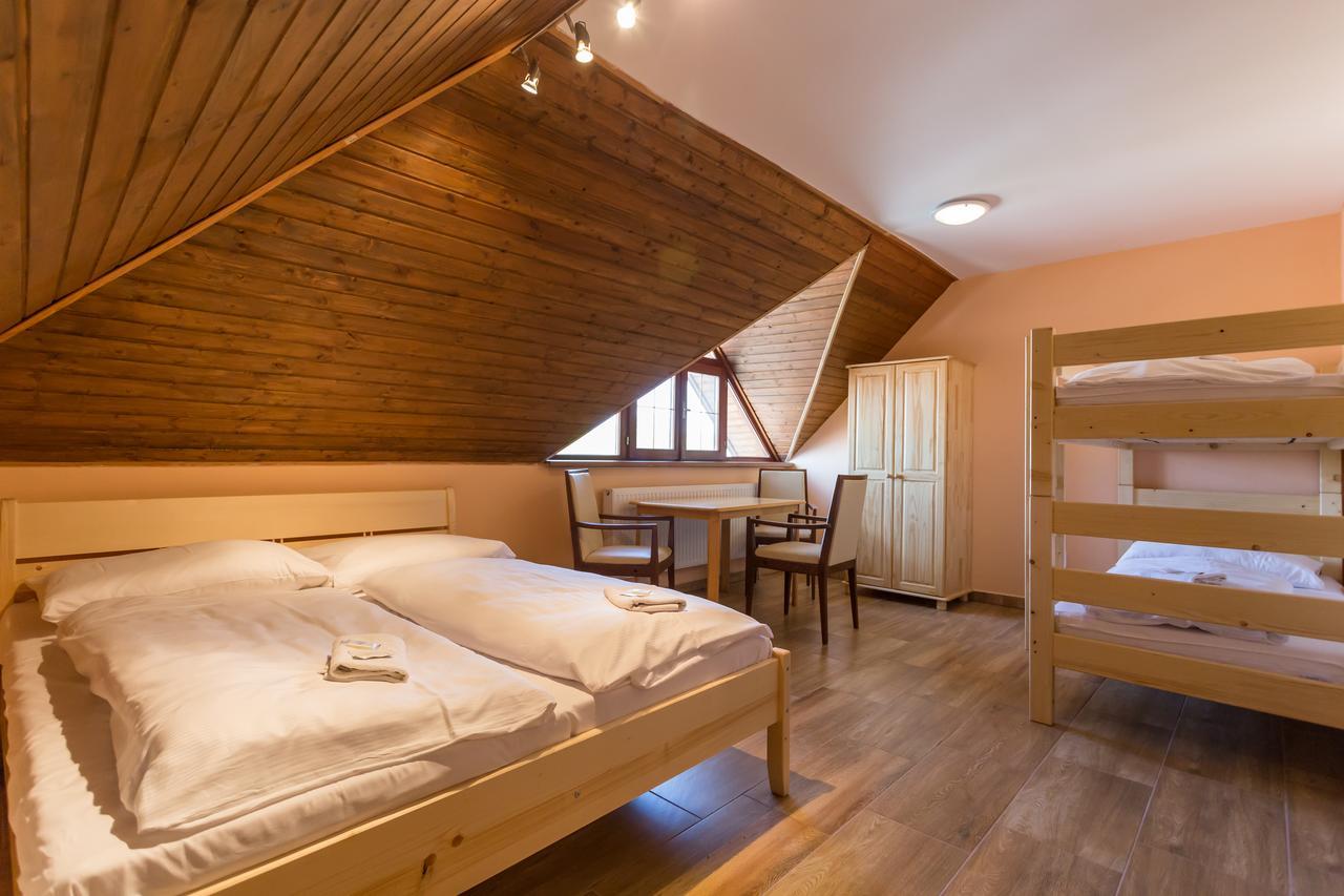 Penzion Satovske Lipy Exteriör bild